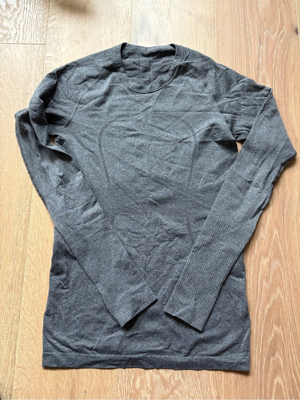 VGUC Lululemon LS swiftly black 6